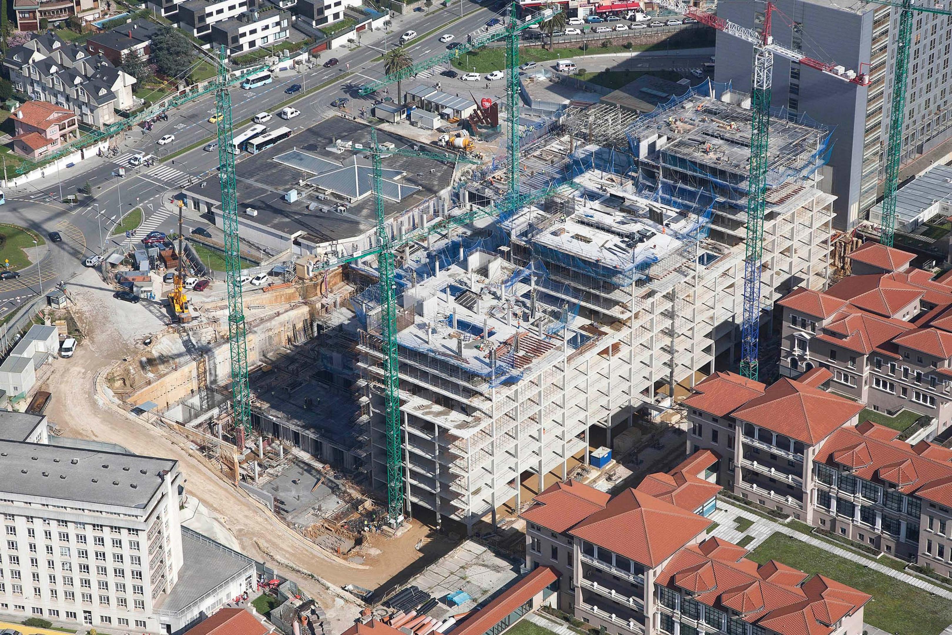 Hospital_Universitario_Marqués_de_Valdecilla_01